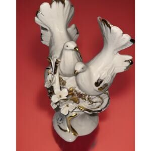 Capodimonte Love Birds Doves On Floral Branch White Porcelain Gold Made in Italy